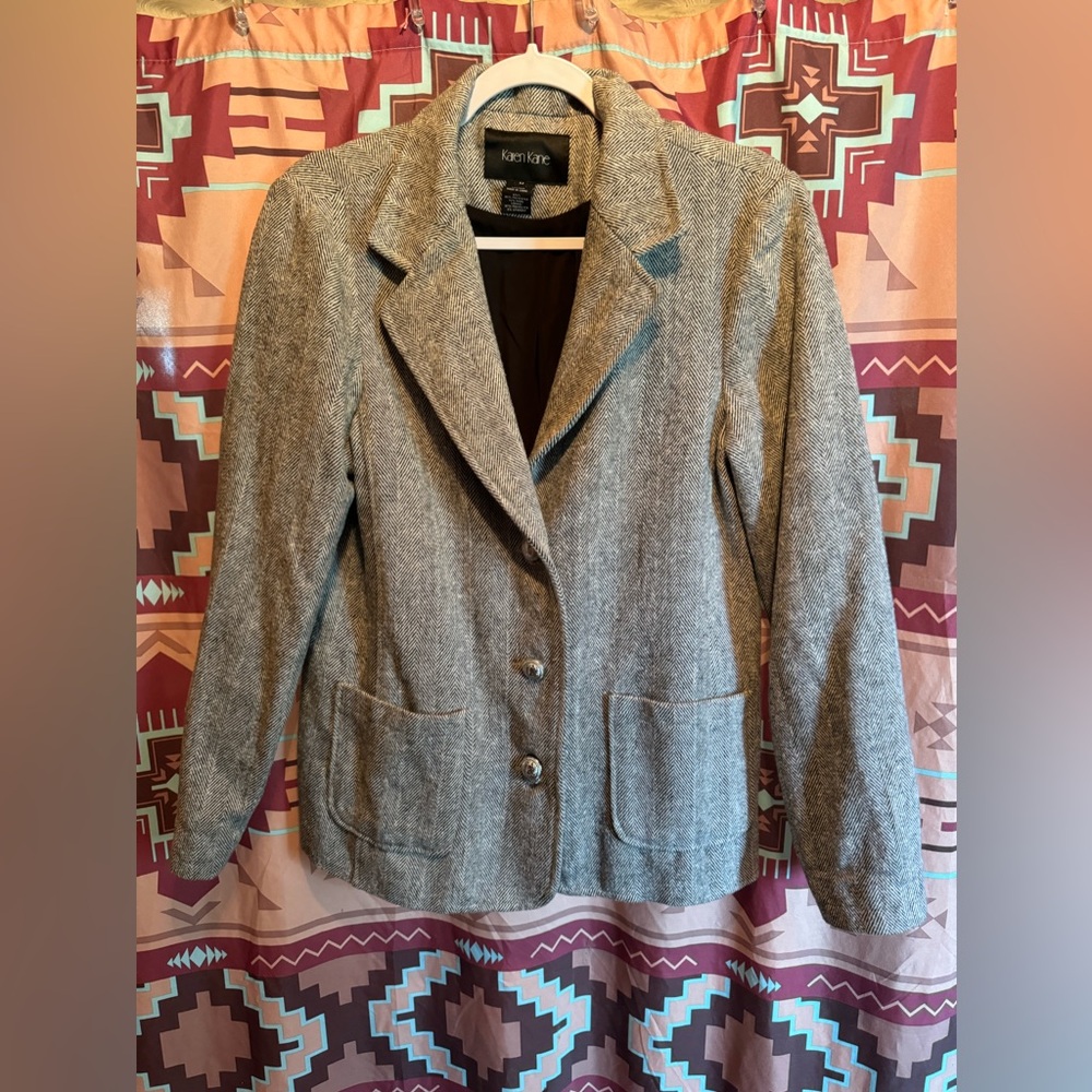 Women’s medium gray blazer. The brand is “Karen Kane”.